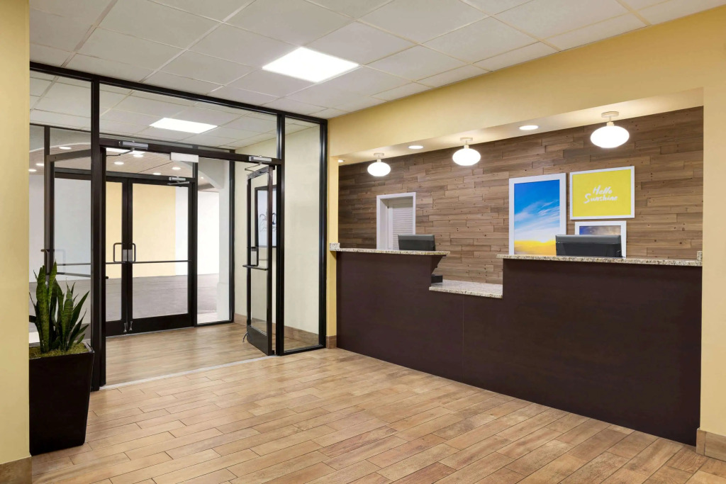 Days Inn - Rivergate