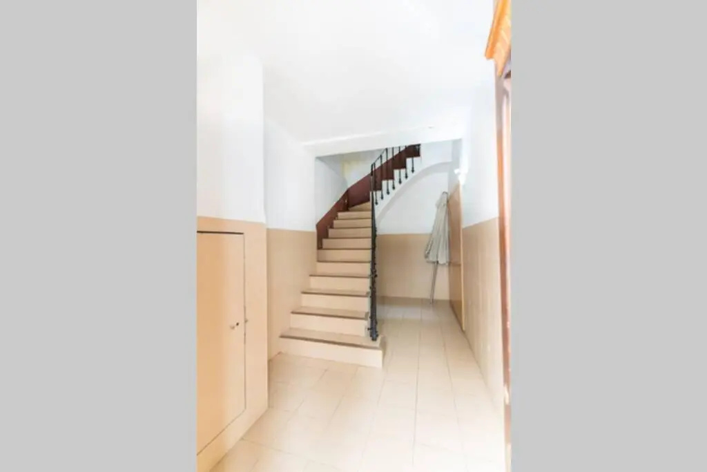 Balmes Flat, 2BDR - central market and city hall