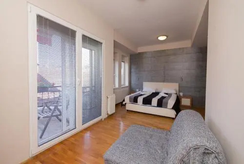 Urbana Guest House