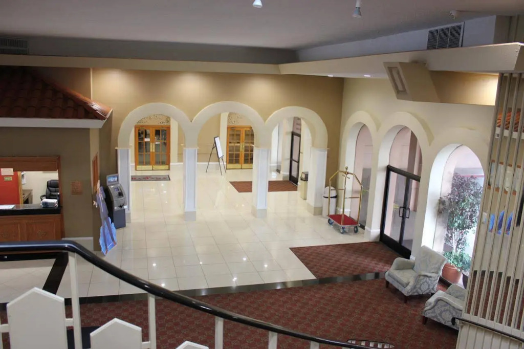 Ramada by Wyndham Fresno North