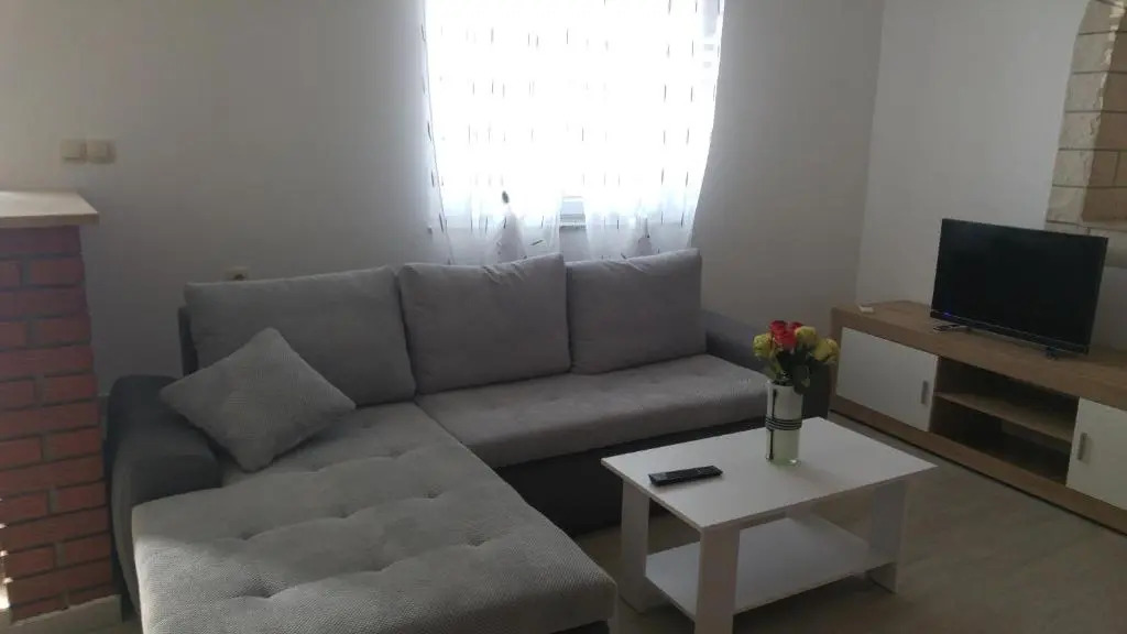 Apartments and room Suza