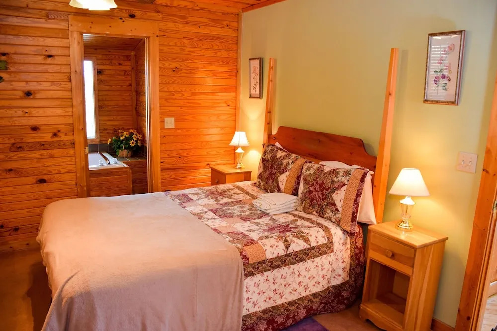 HIKER'S POINT - 2 Br Cabin