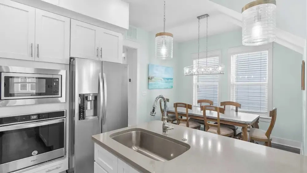Constant Getaway by Avantstay 30A Coastal Retreat Outdoor Lounge, Golf Cart, Bikes + Near Beach