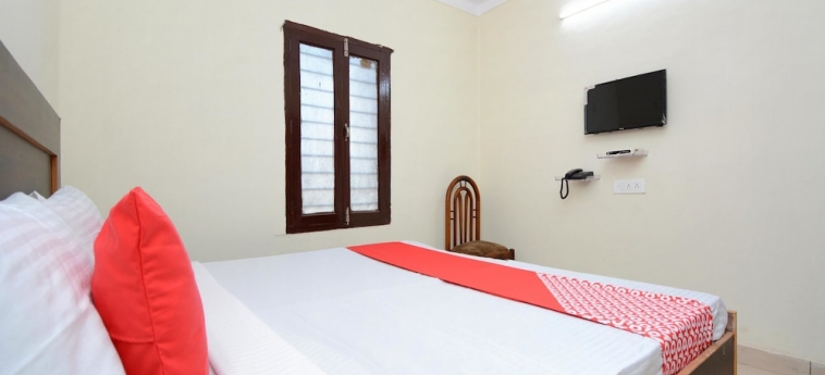Oyo 30943 Hotel Tourist