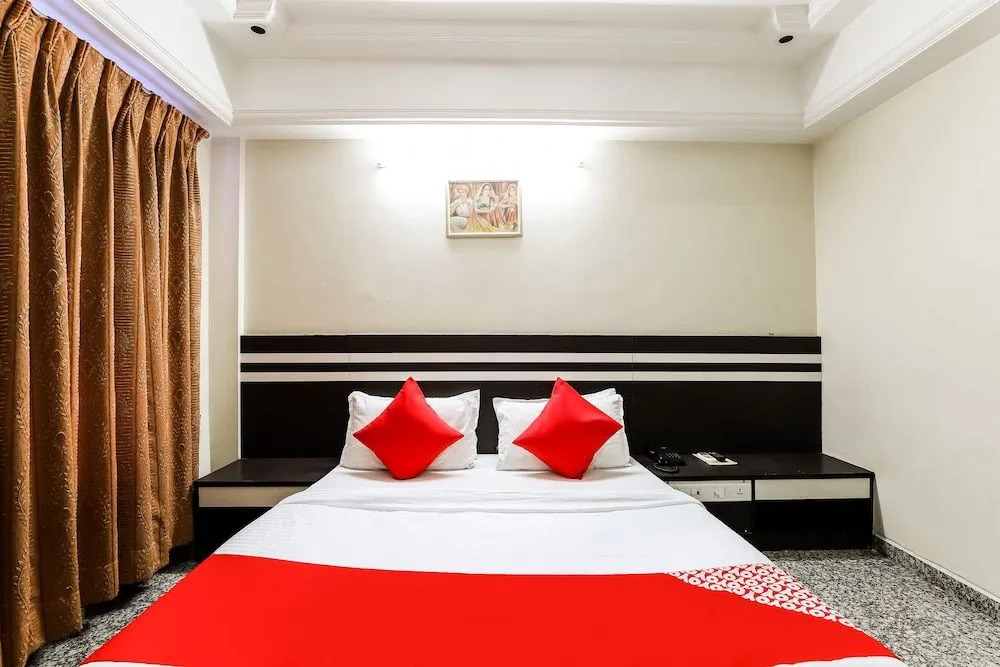 Oyo 26315 Hotel Alpha