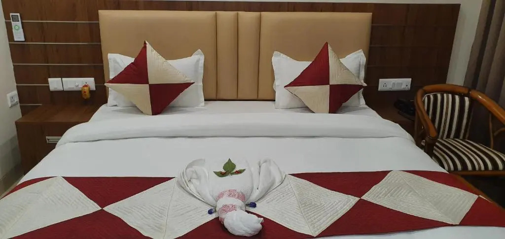 Hotel JMK I Luxury Stay I Near Kashi Vishwanath