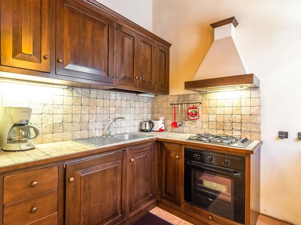 Estate With 5 Apartments, Swimming Pool, Large Garden