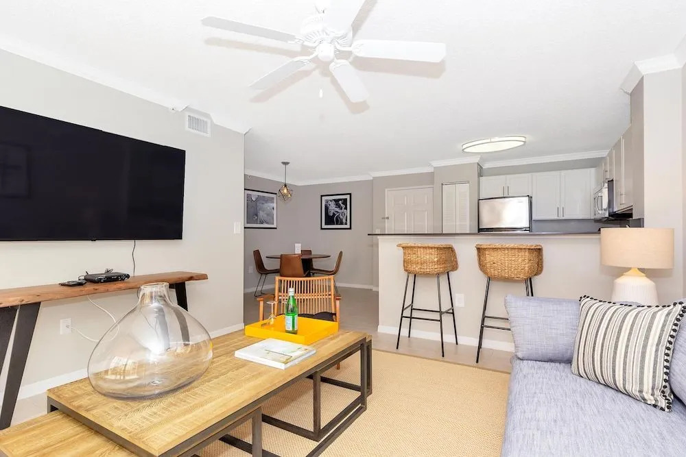 Dharma Home Suites Coral Gables at Gables Grand Plaza