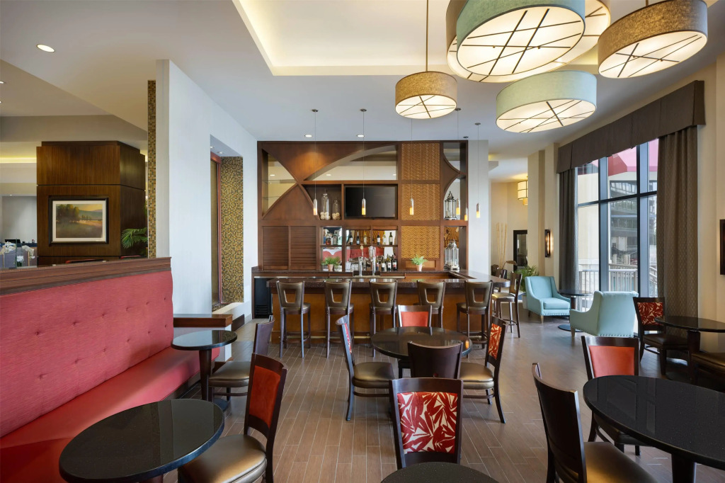 Ramada Plaza by Wyndham Orlando Resort & Suites Intl Drive - Newly Renovated