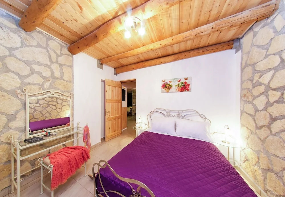 Villa Tireda Pool and Whirlpool