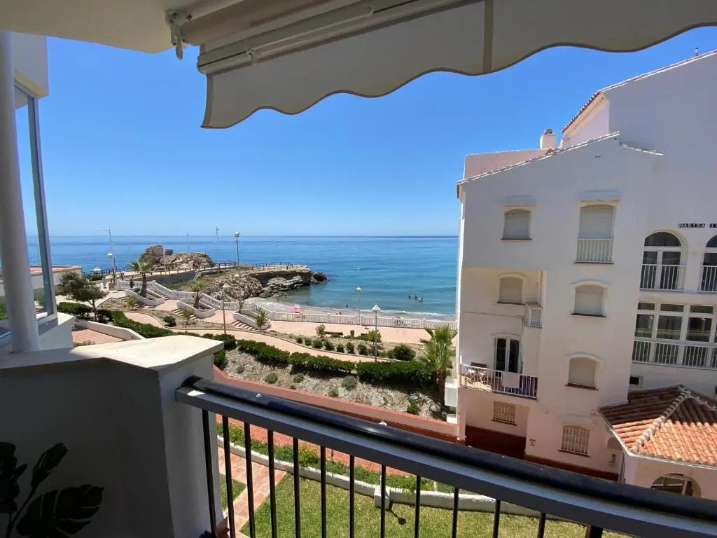 Nerja Sea View Front Line Appartment Torrecila 4p max