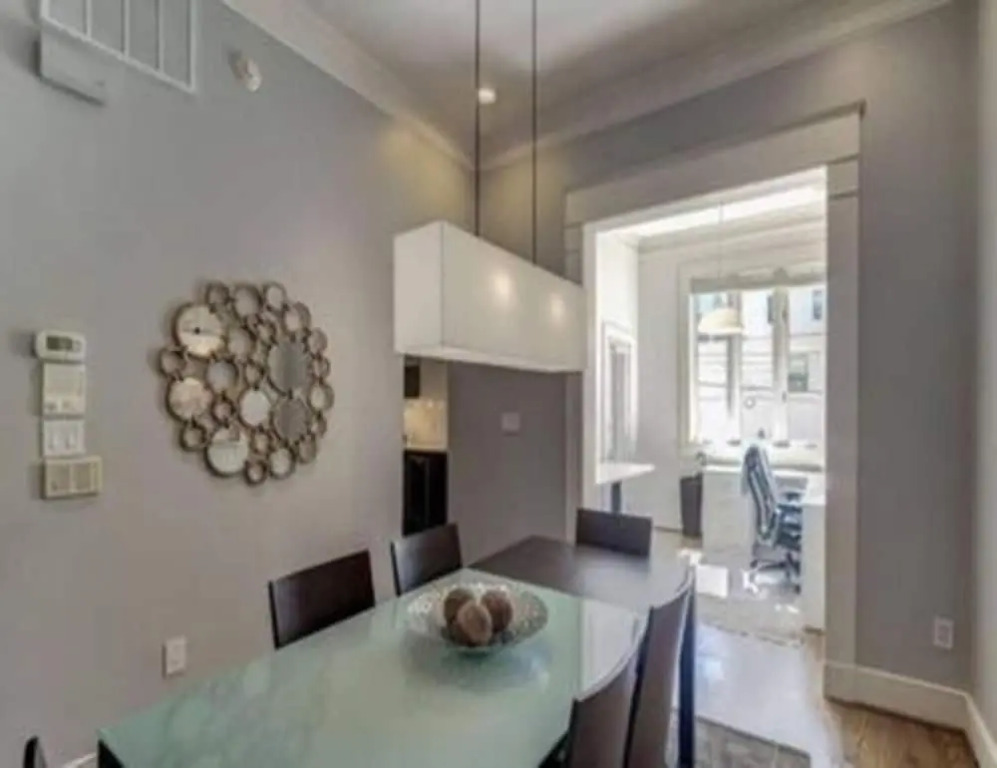 A Fabulous Washington DC 2BR 2 5BA Victorian Row Bi-Level Apartment 4 Guests