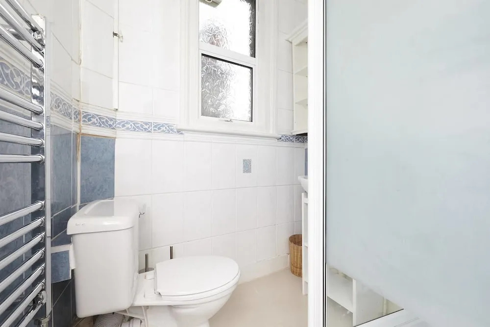 East London 1 Bedroom Flat With Terrace