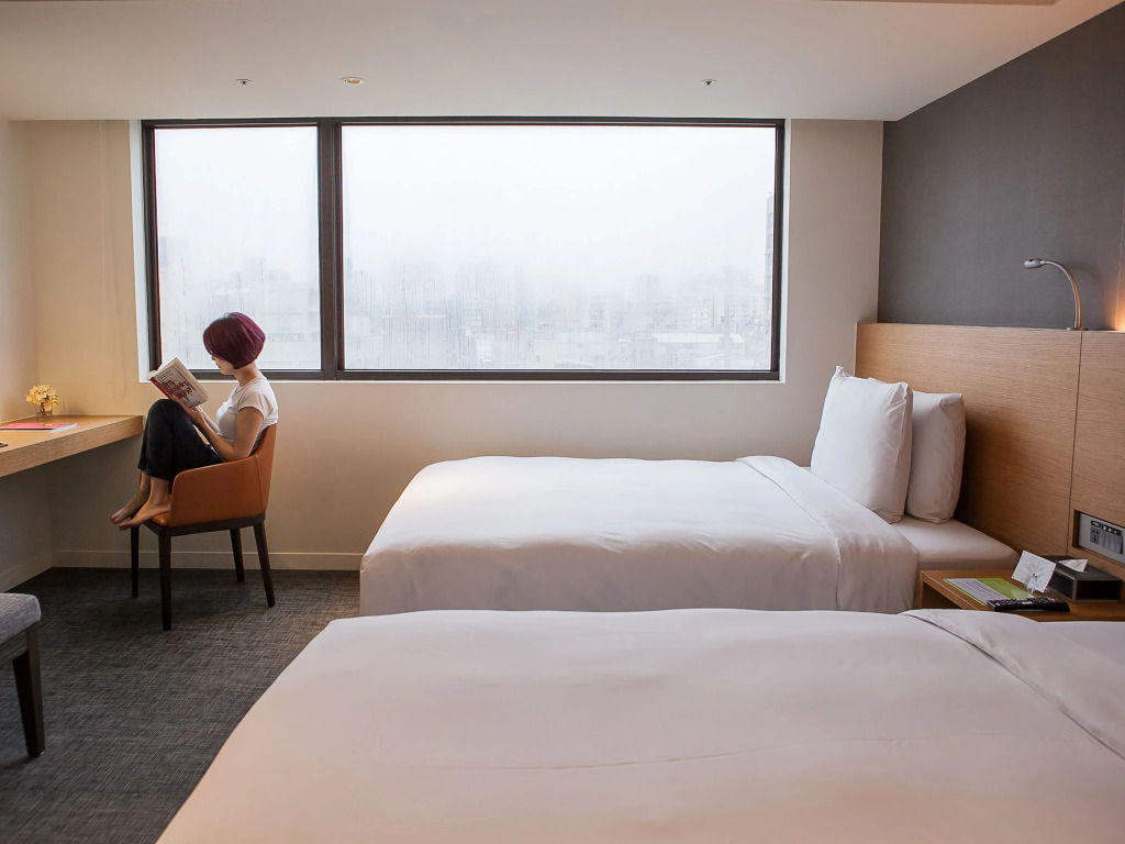 Royal Inn Taipei Linsen - Huashan 1914 Creative Park