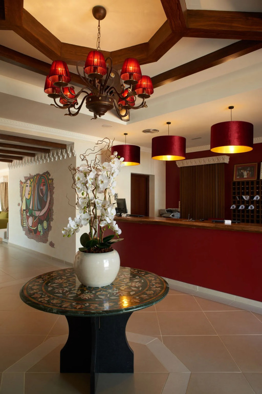 Paloma Blanca Boutique Hotel