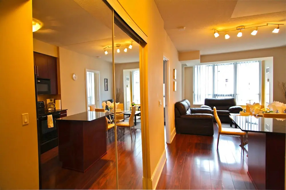 Red Maple Suites Mississauga