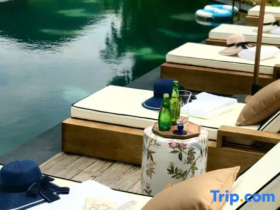 Yee Choi Hotels & Resorts