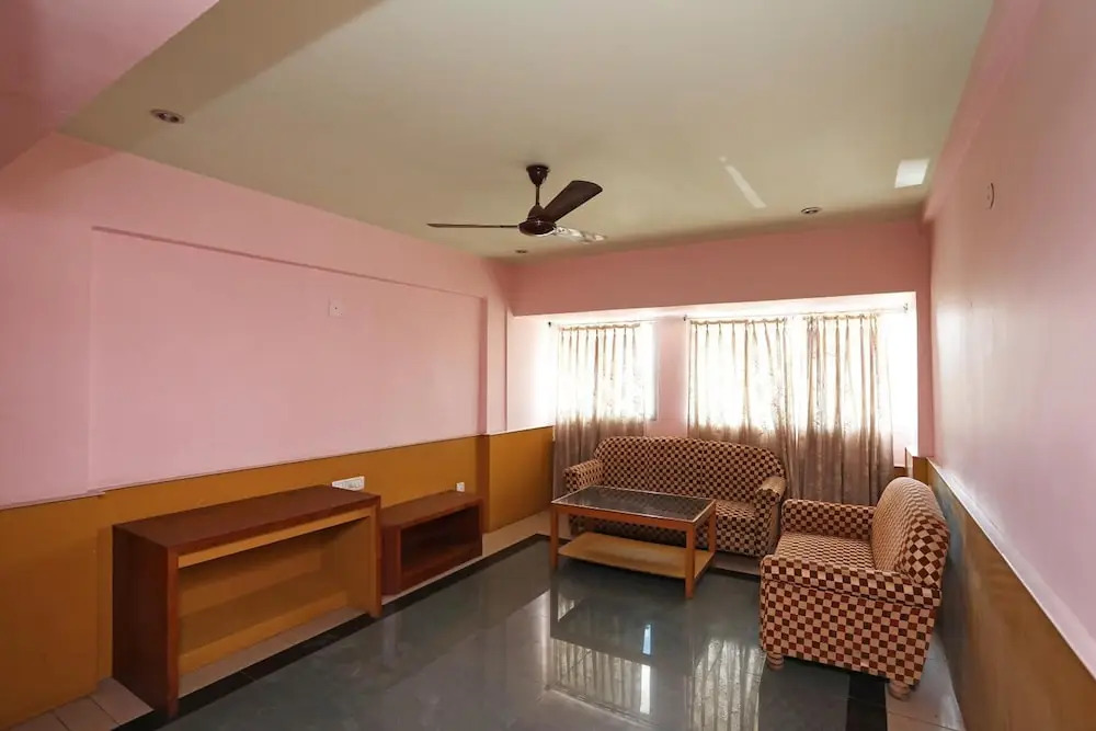 OYO 16159 Hotel Keshari