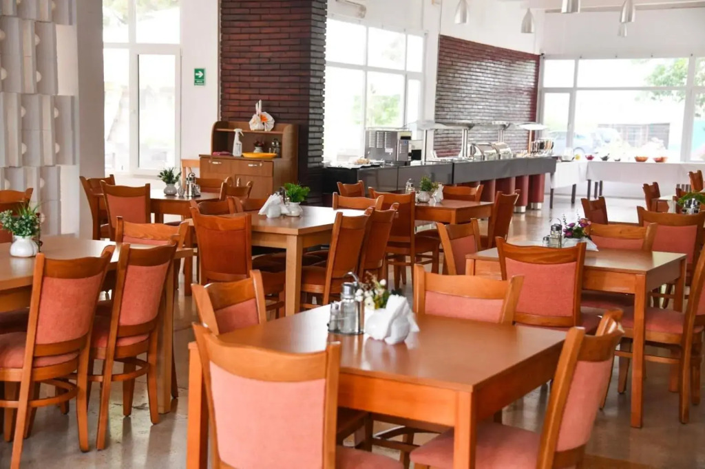 Hotel Siret Saturn