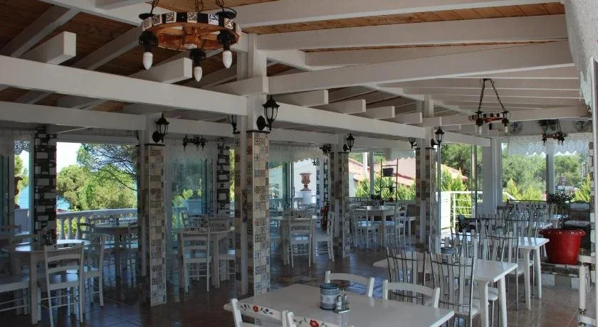Diaporos Hotel