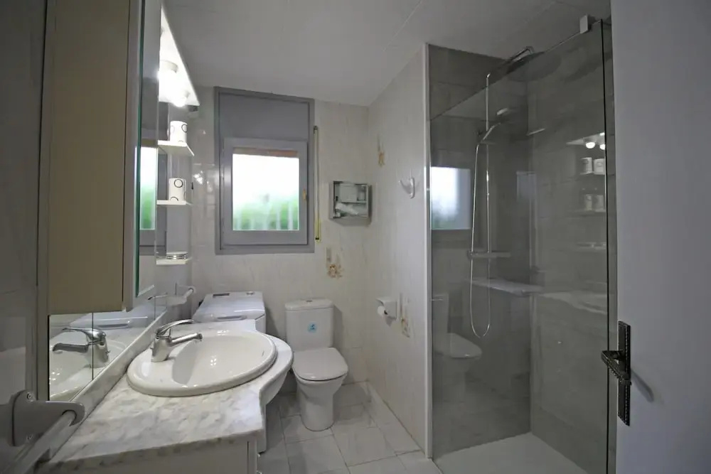 Elegant Family Villa With Pool, Mooring