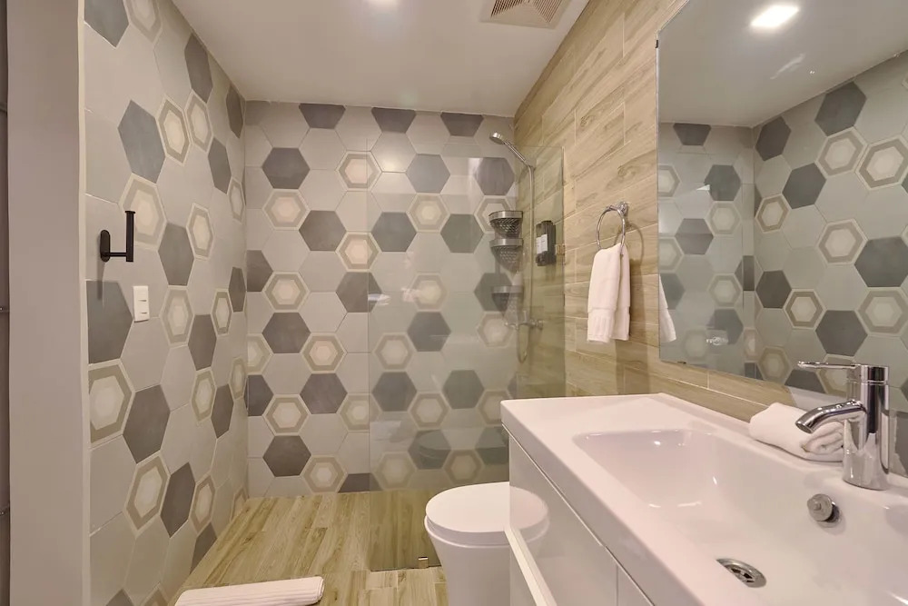 3BR Elegant Spot Downtownsd Family Pool