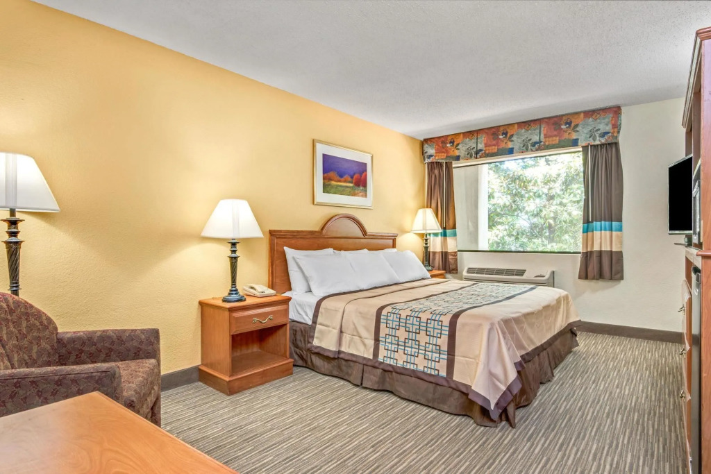 The Longleaf Hotel