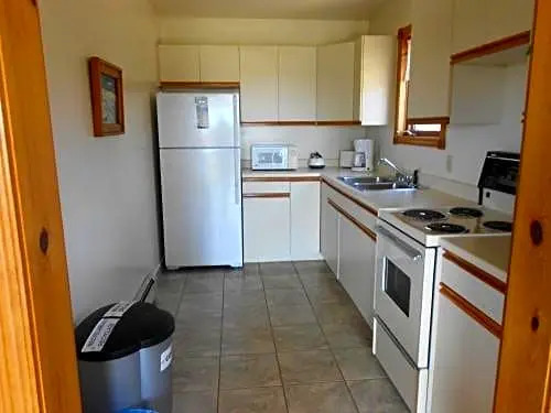 Shaws Hotel & Cottages