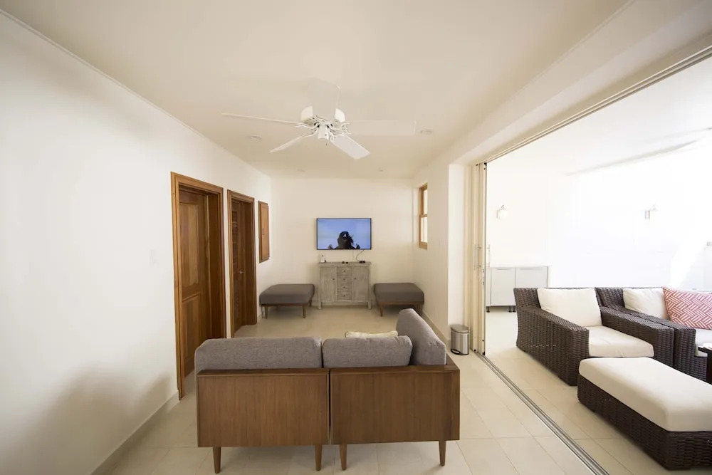 Barefoot Luxury - Pool & Walk To Holetown Beach