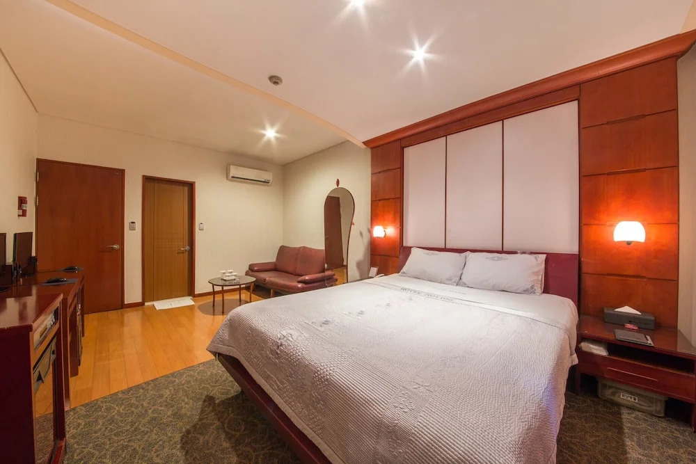 Hotel Bliss