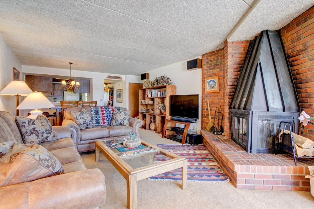 207 Point Dillon 2 Bedrooms 2 Bathrooms Condo