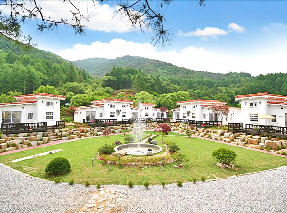 Gangchonwhite Castle Pension