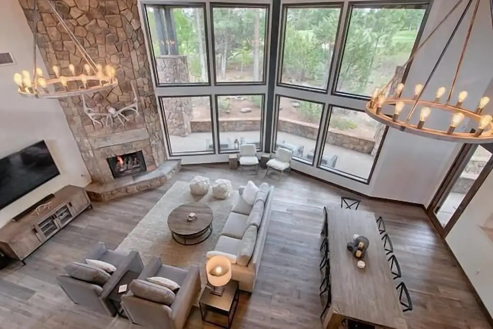 At Whispering Pines 4 Bedroom Home by RedAwning