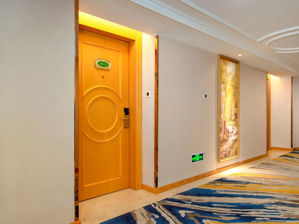 Vienna International Hotel (Zhengzhou FU Tower Metro Station)