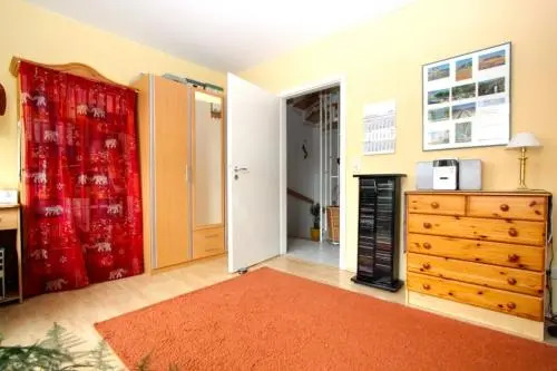 2 Private Single Rooms (5099)