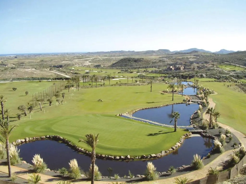 Preciosa Casa de diseño Valle del Este Golf Resort ideal para familias