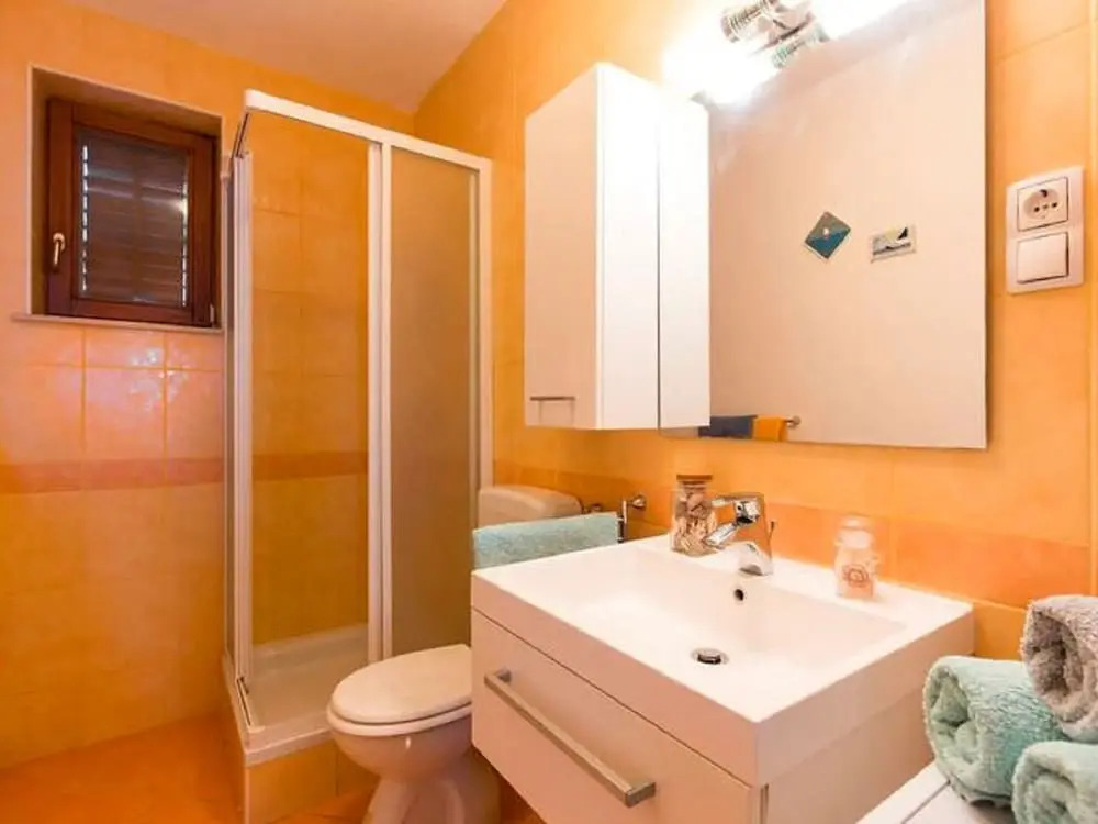 Cosy Apartment in Klenovica With Garden
