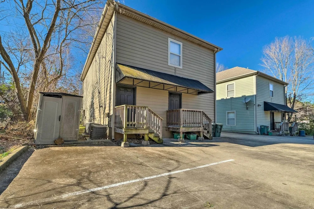 Fayetteville Apt by Univ of Arkansas Campus!