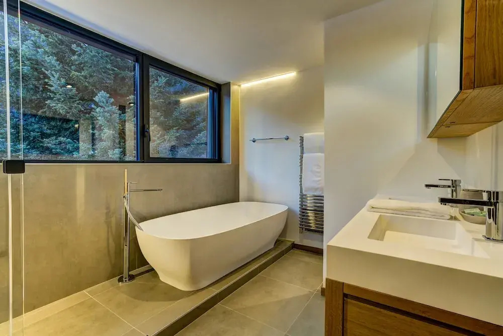 Chalet Red Fox