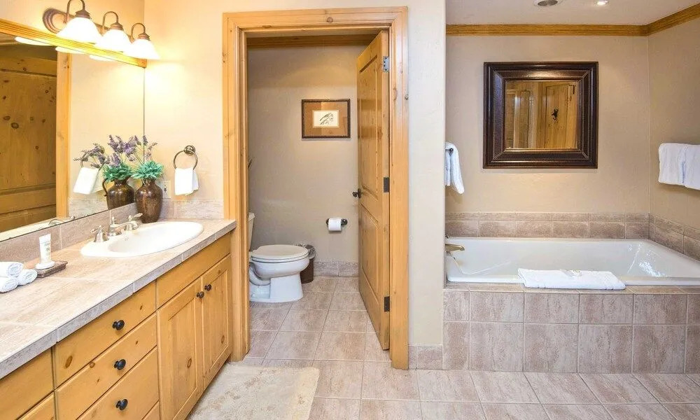 Alpine Club 2 Bedroom Condo by RedAwning