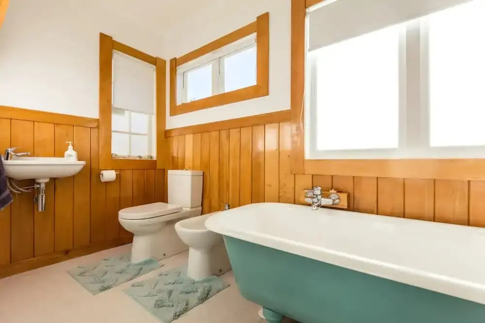 3 Bedroom Family Home With Harbour Views in Westmere