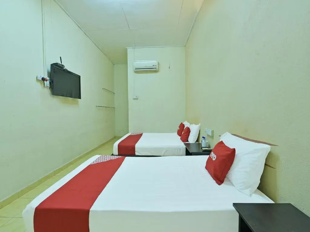 OYO 90706 Empire Inn 2