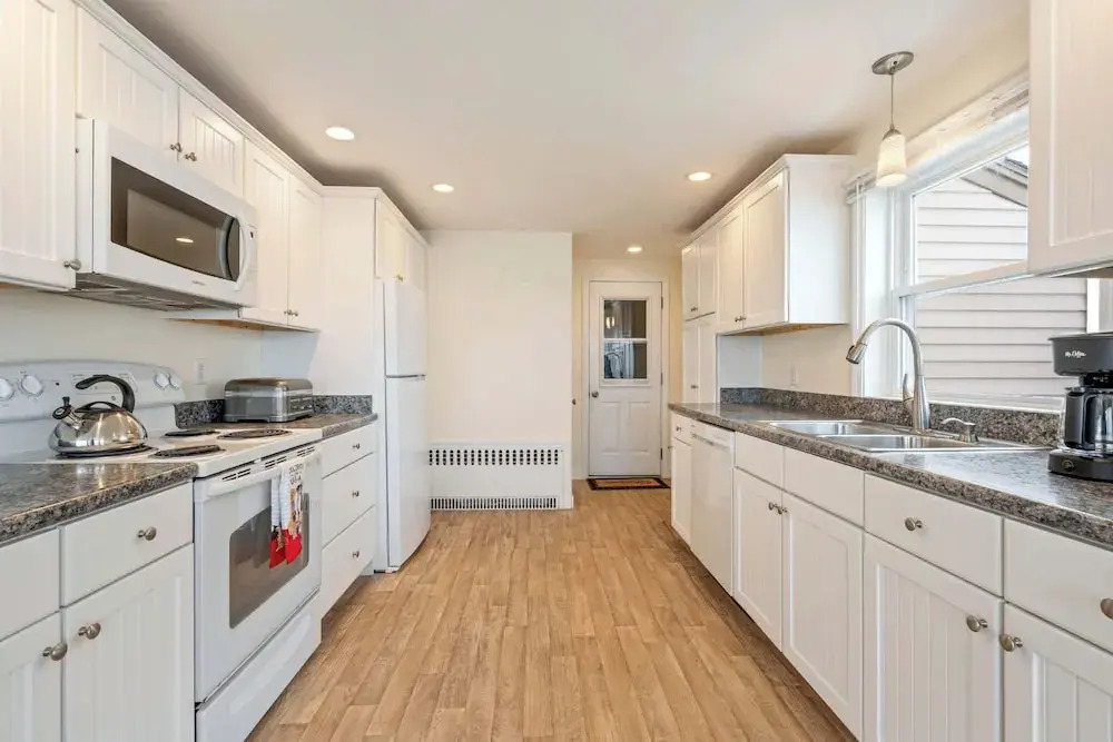 Oceanfront Ping Pong 1 Min Walk to Beach Pets Welcome