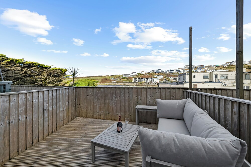 5 Mermaid Court