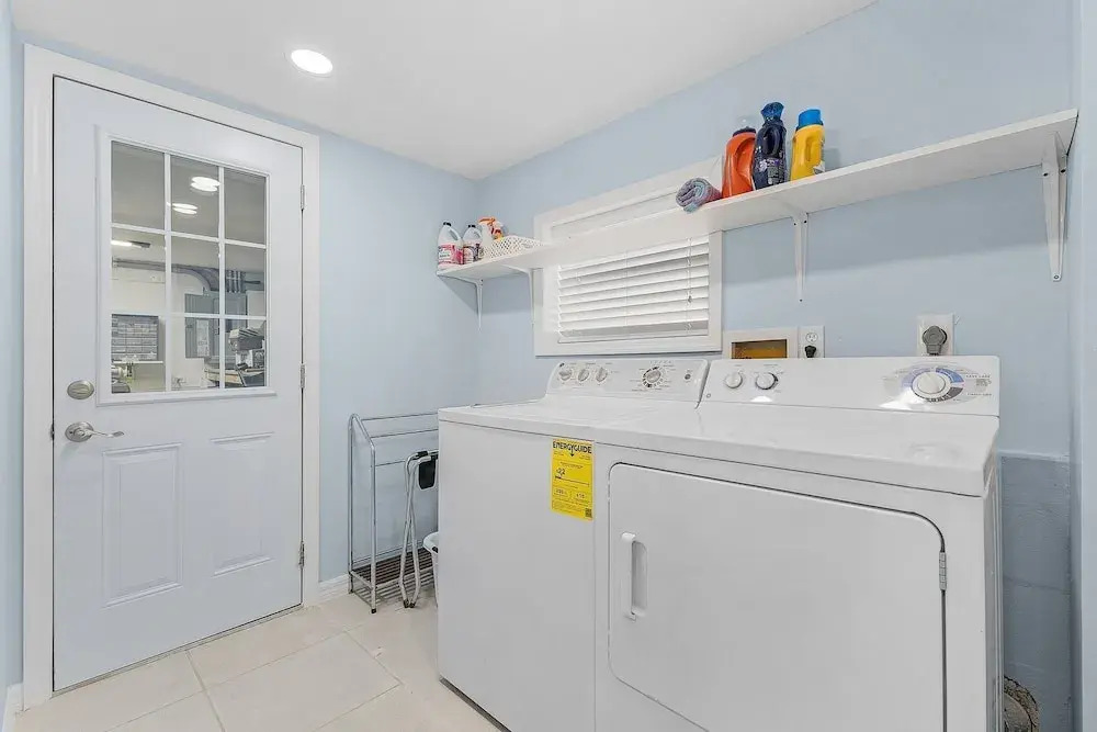140 Barefoot Bungalow: 4br/2ba W/ Heated Pool! 4 Bedroom Home