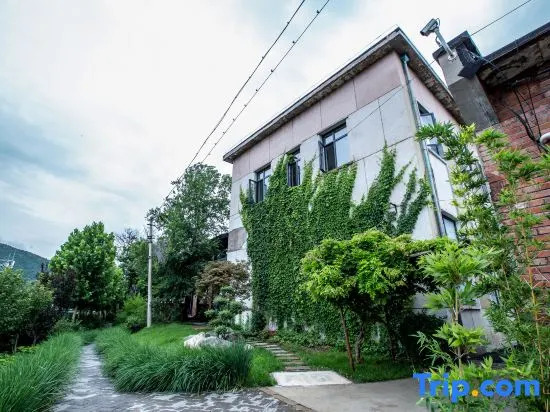 Zhenshun Yunfang Tangquan Art Hotel