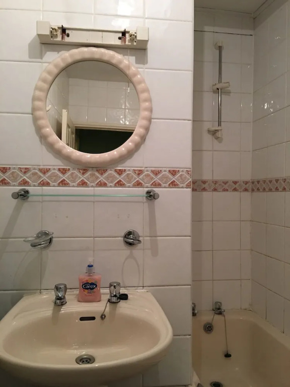 Budget Rooms Crosskeys
