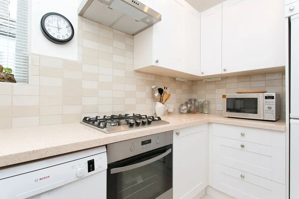 Veeve - Rosey Rosslyn Flat