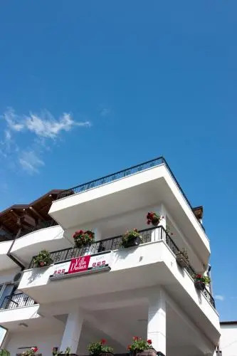 Villa Dudan LakeView Terrace & Parking available