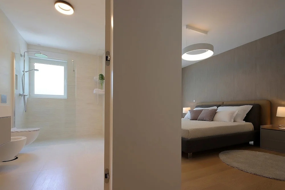 New apartment with swimming pool near the beach